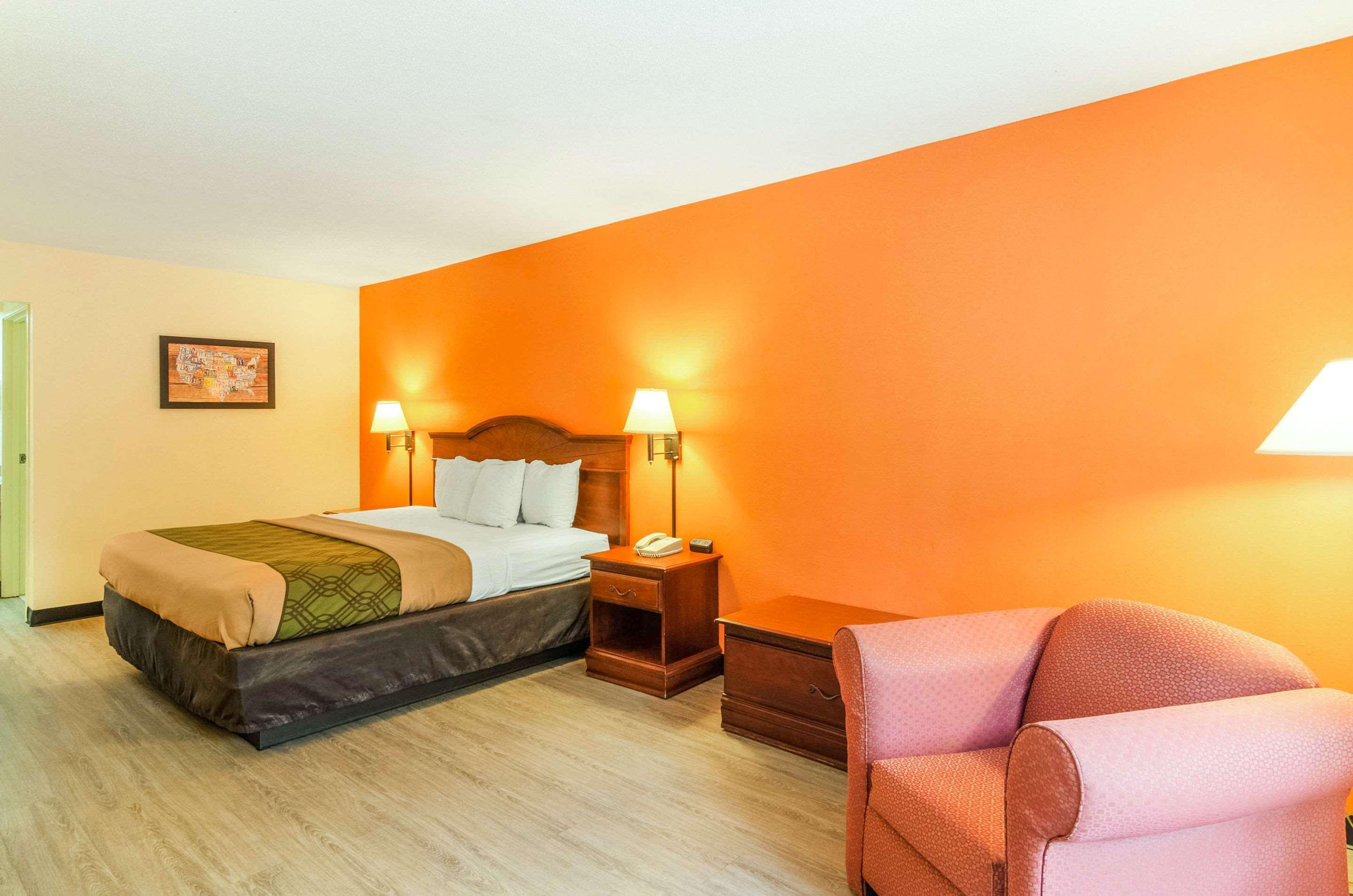 Econo Lodge Inn & Suites Gulfport Eksteriør billede