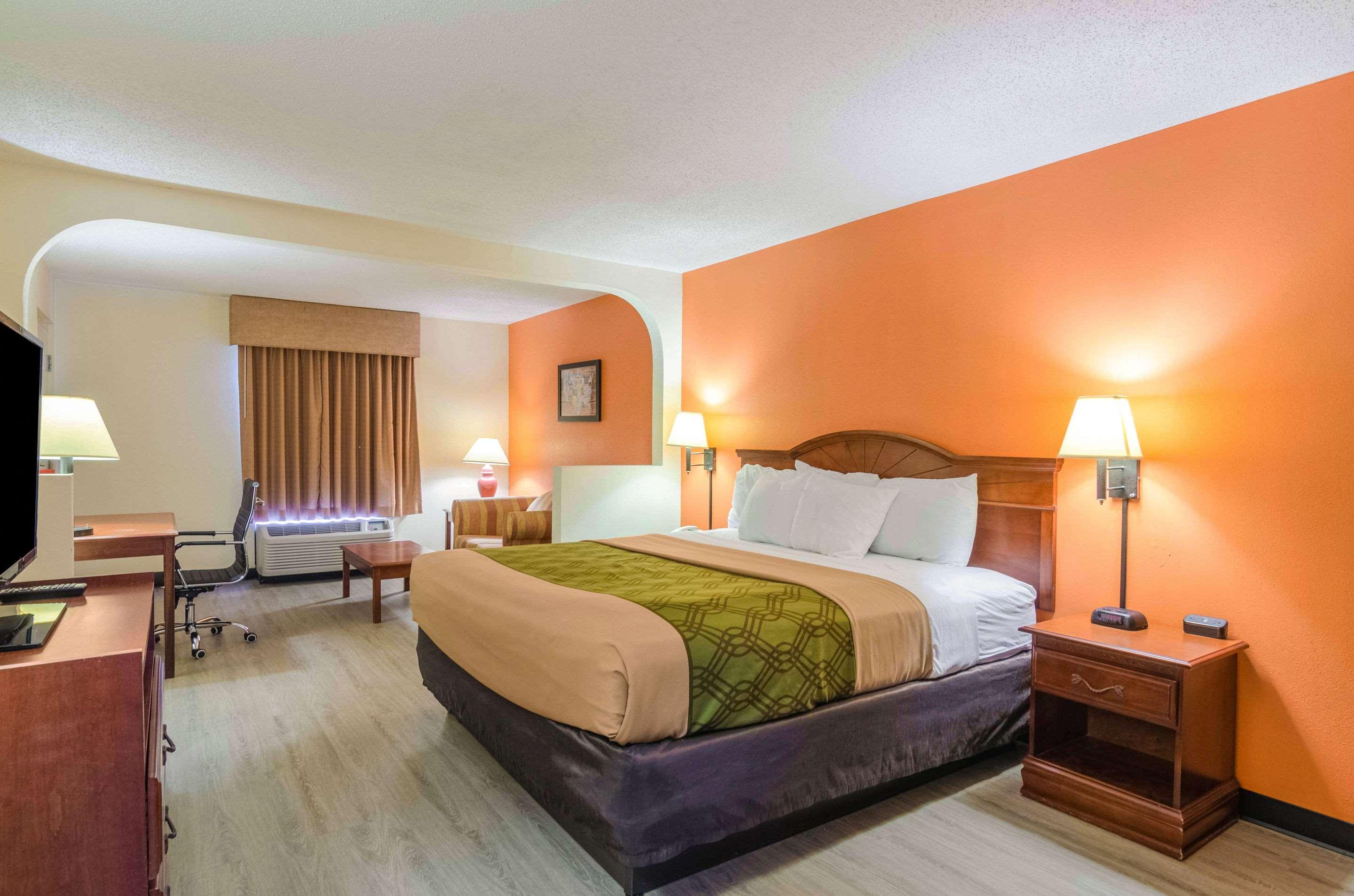 Econo Lodge Inn & Suites Gulfport Eksteriør billede