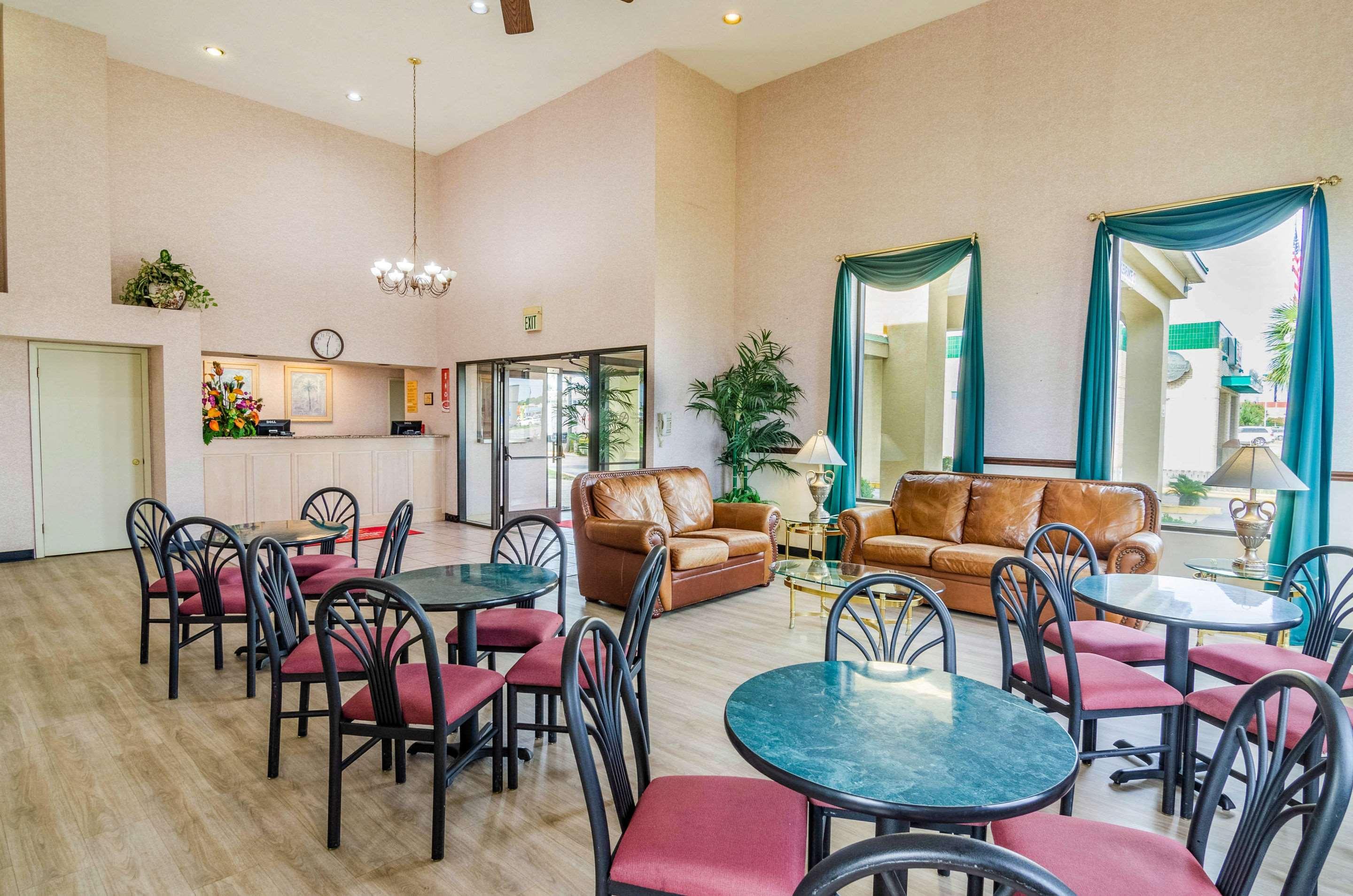 Econo Lodge Inn & Suites Gulfport Eksteriør billede