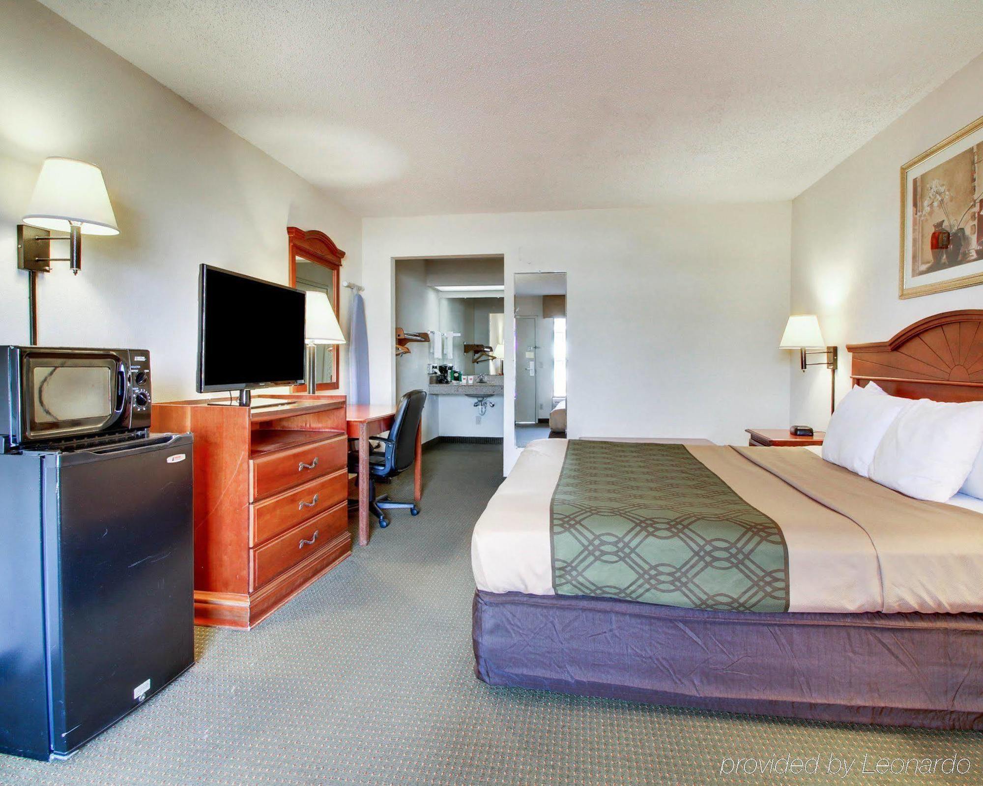 Econo Lodge Inn & Suites Gulfport Eksteriør billede