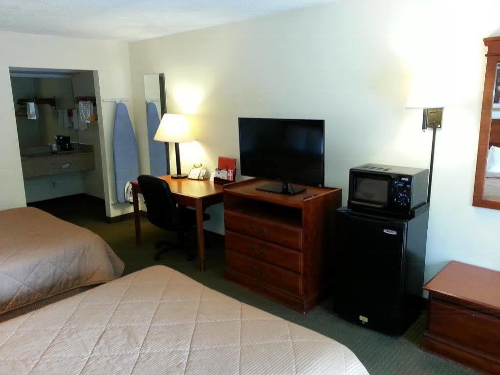 Econo Lodge Inn & Suites Gulfport Eksteriør billede